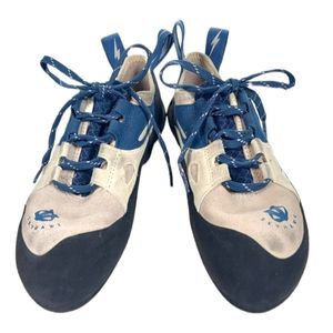 Women's Climbing Shoes - Blue and Cream